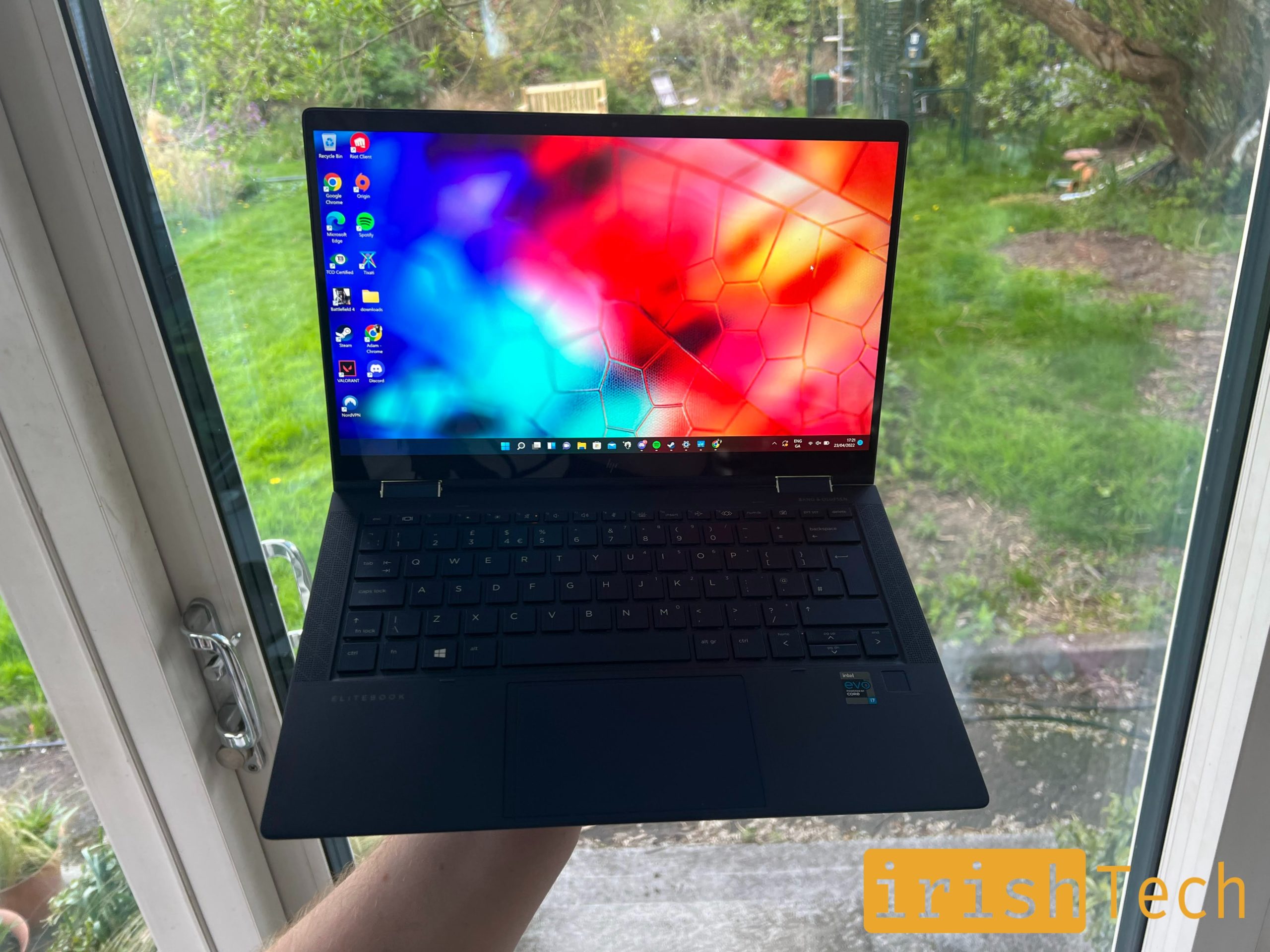 HP Elite Dragonfly G2 in hand